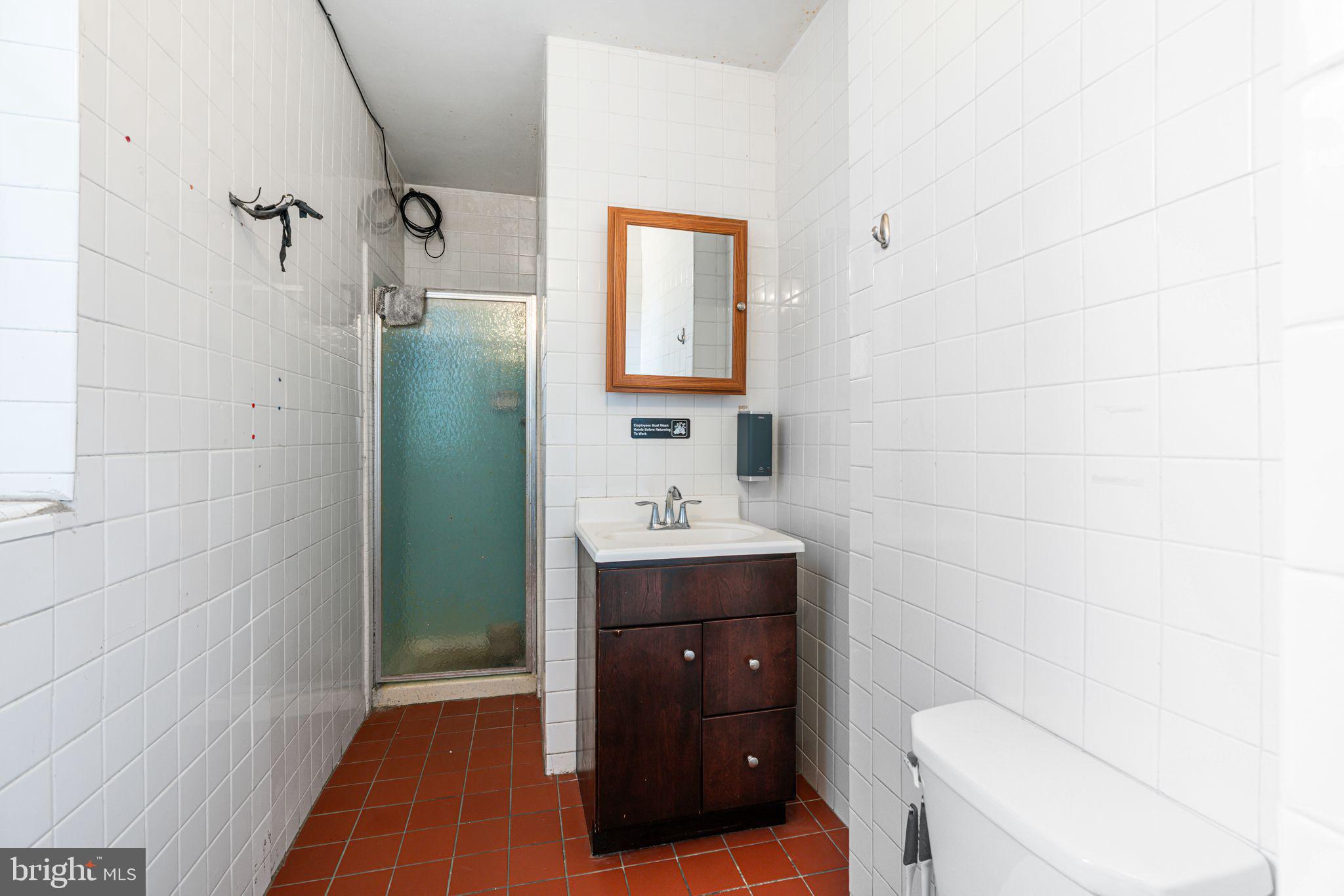 6452 LANSDOWNE AVENUE