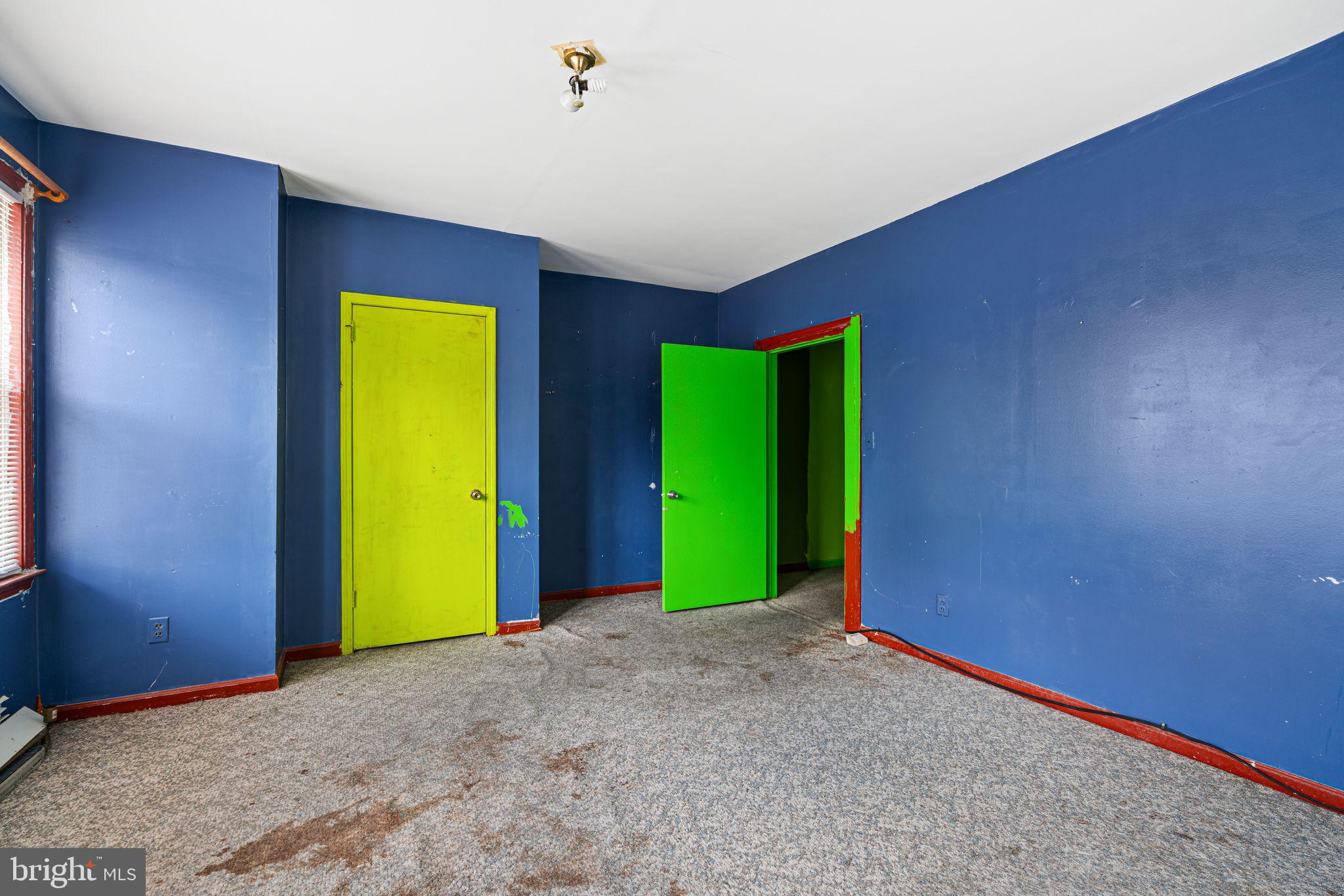 6452 LANSDOWNE AVENUE