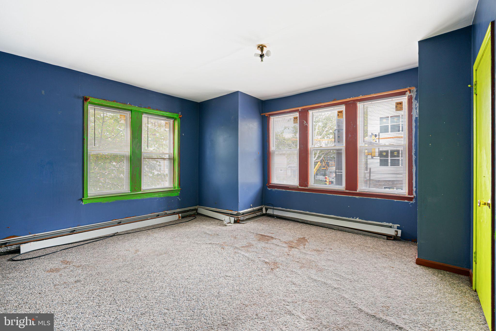 6452 LANSDOWNE AVENUE