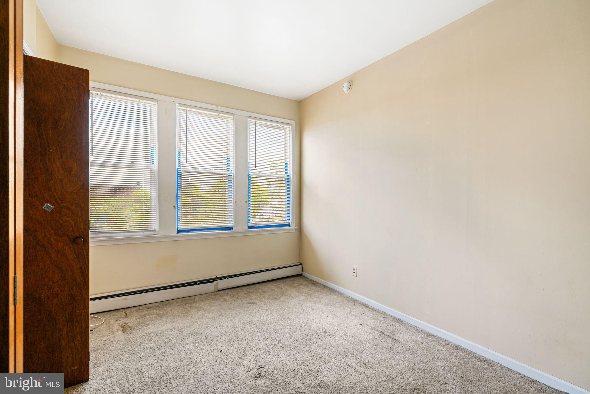 6452 LANSDOWNE AVENUE