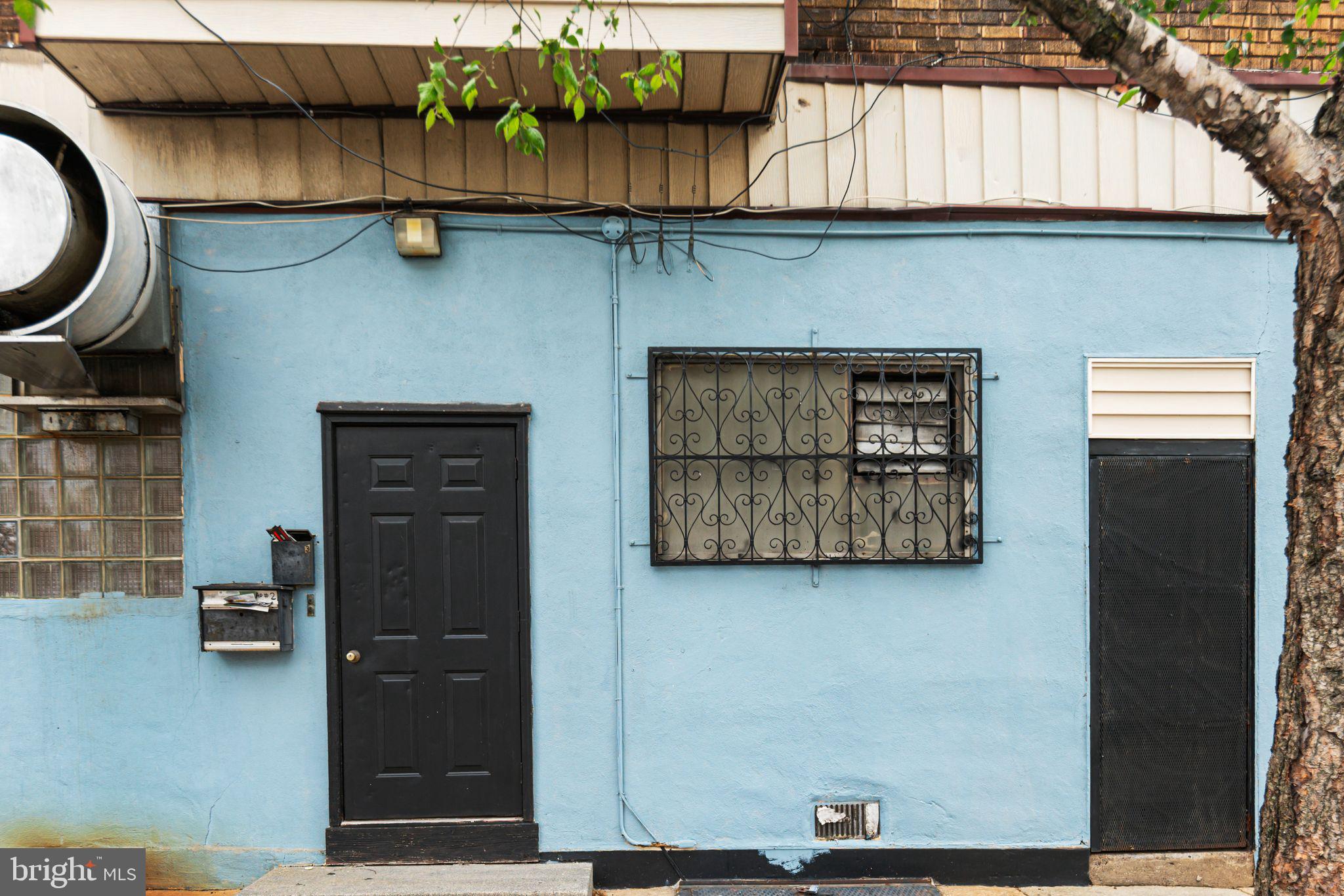 6452 LANSDOWNE AVENUE