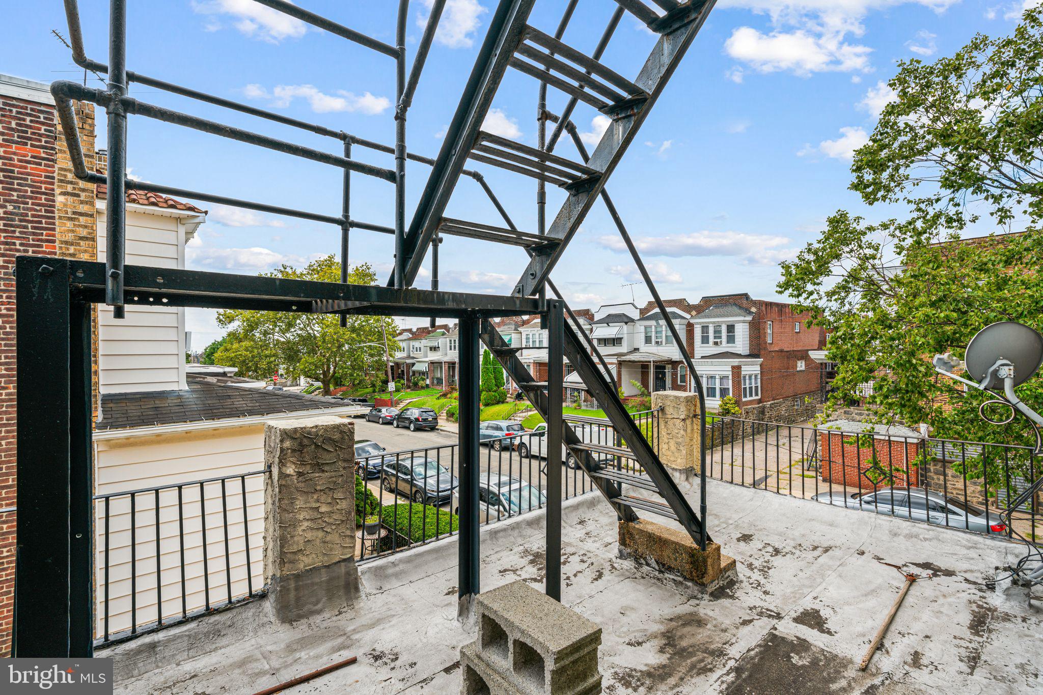 6452 LANSDOWNE AVENUE