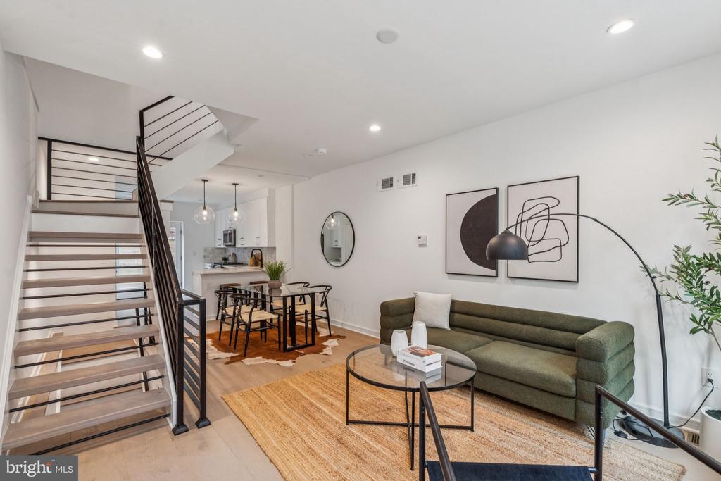 1106 TITAN STREET