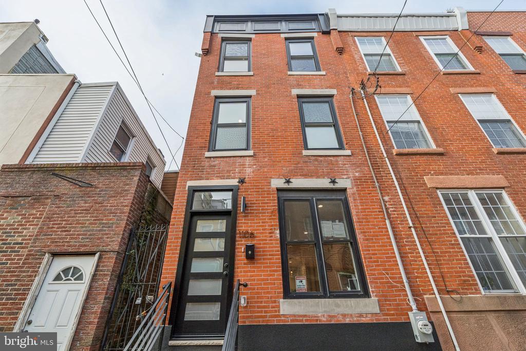 1106 TITAN STREET