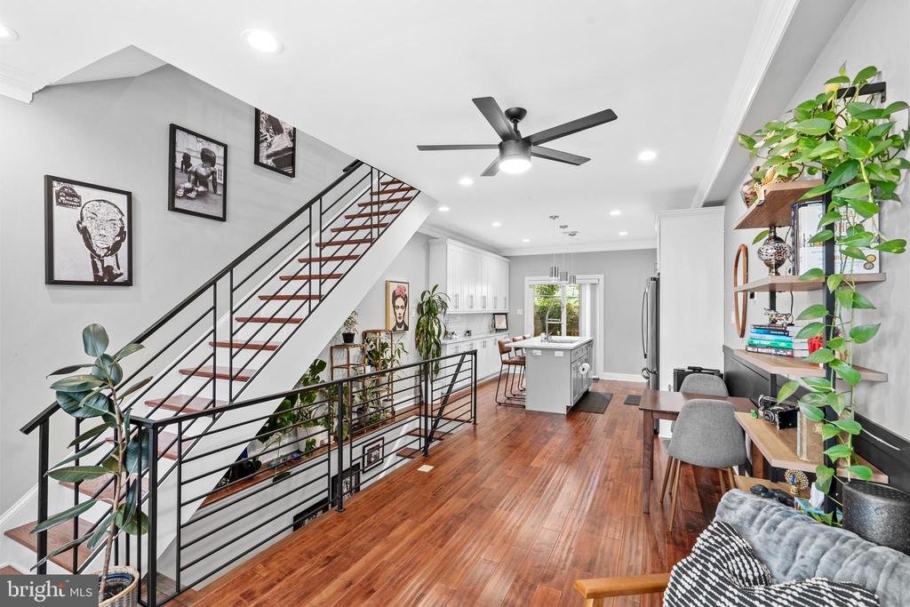 607 MERCY STREET