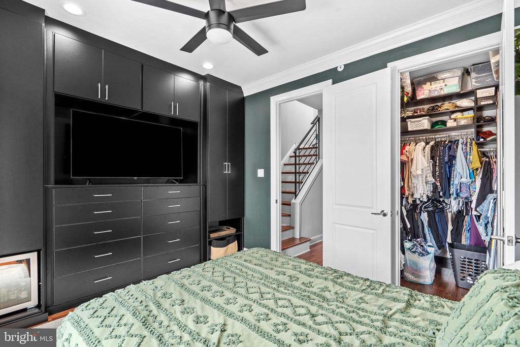 607 MERCY STREET