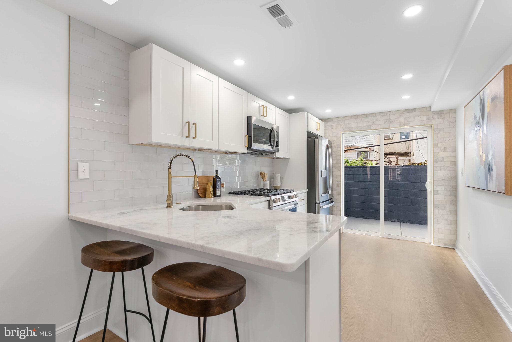 2218 S BOUVIER STREET