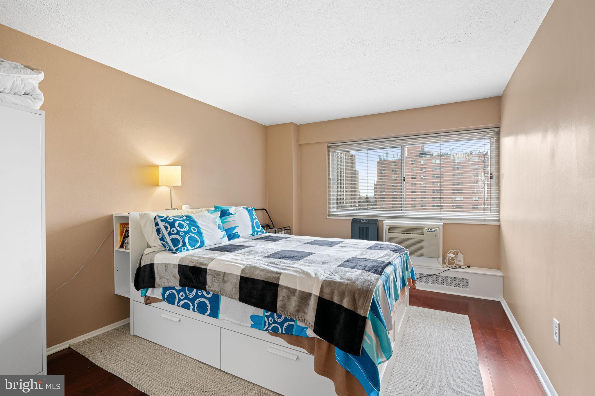 2101-17 CHESTNUT STREET 1011