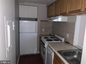 1321 SPRUCE STREET 23