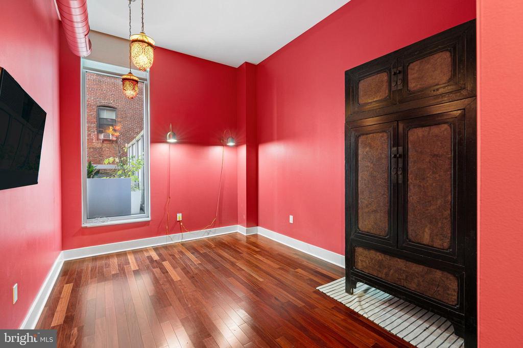 1101 LOCUST STREET 4L