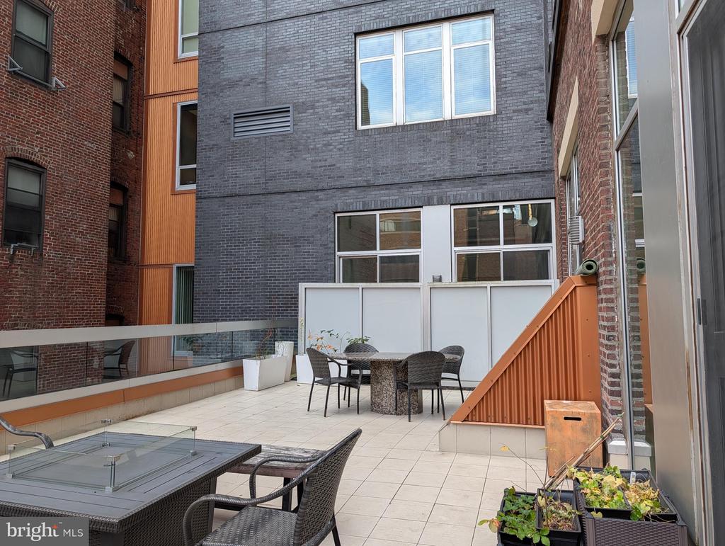1101 LOCUST STREET 4L