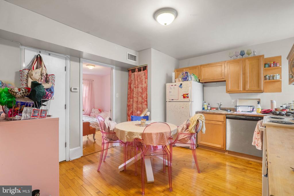 348 S 16TH STREET