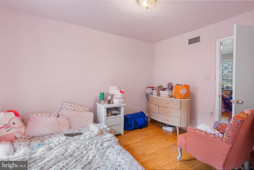 348 S 16TH STREET