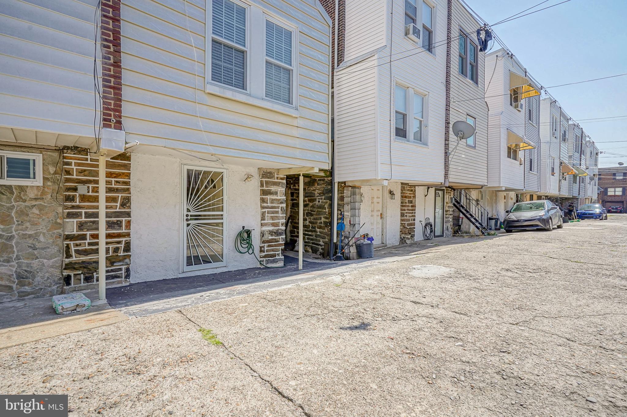 2828 S BEULAH STREET