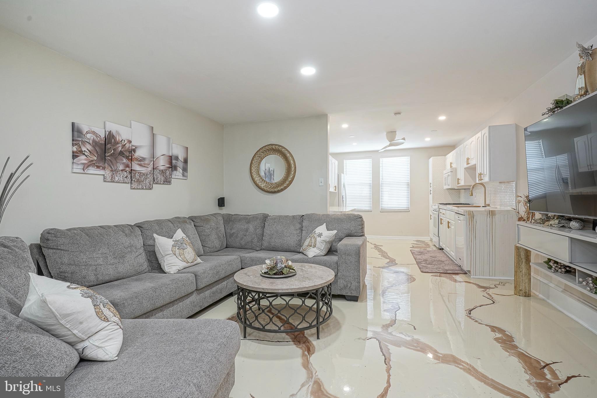 2828 S BEULAH STREET