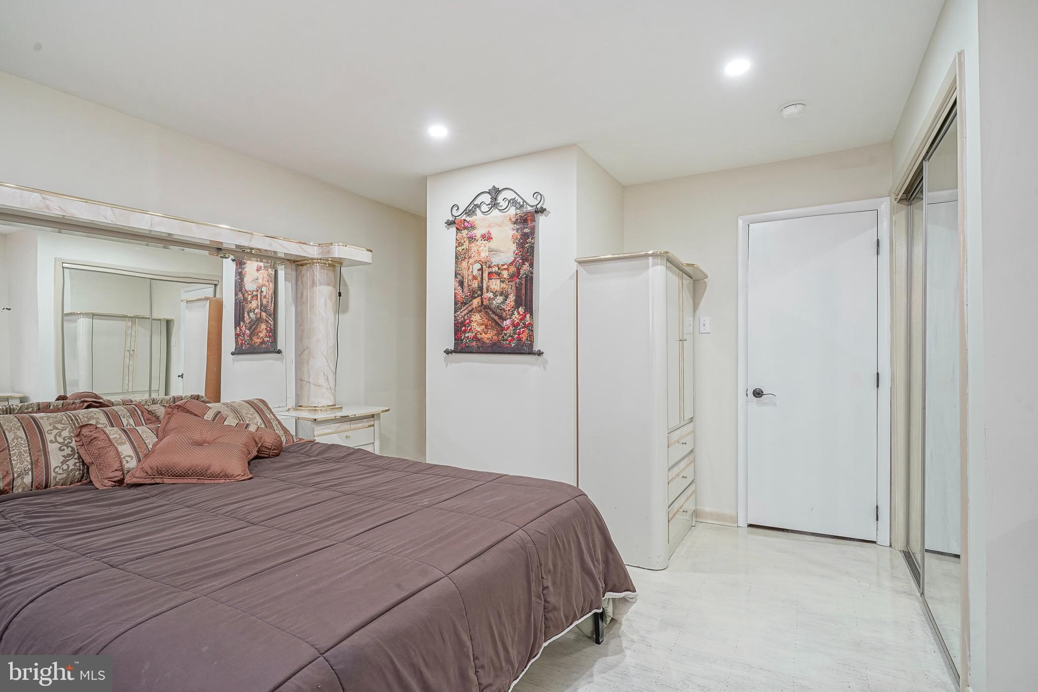 2828 S BEULAH STREET