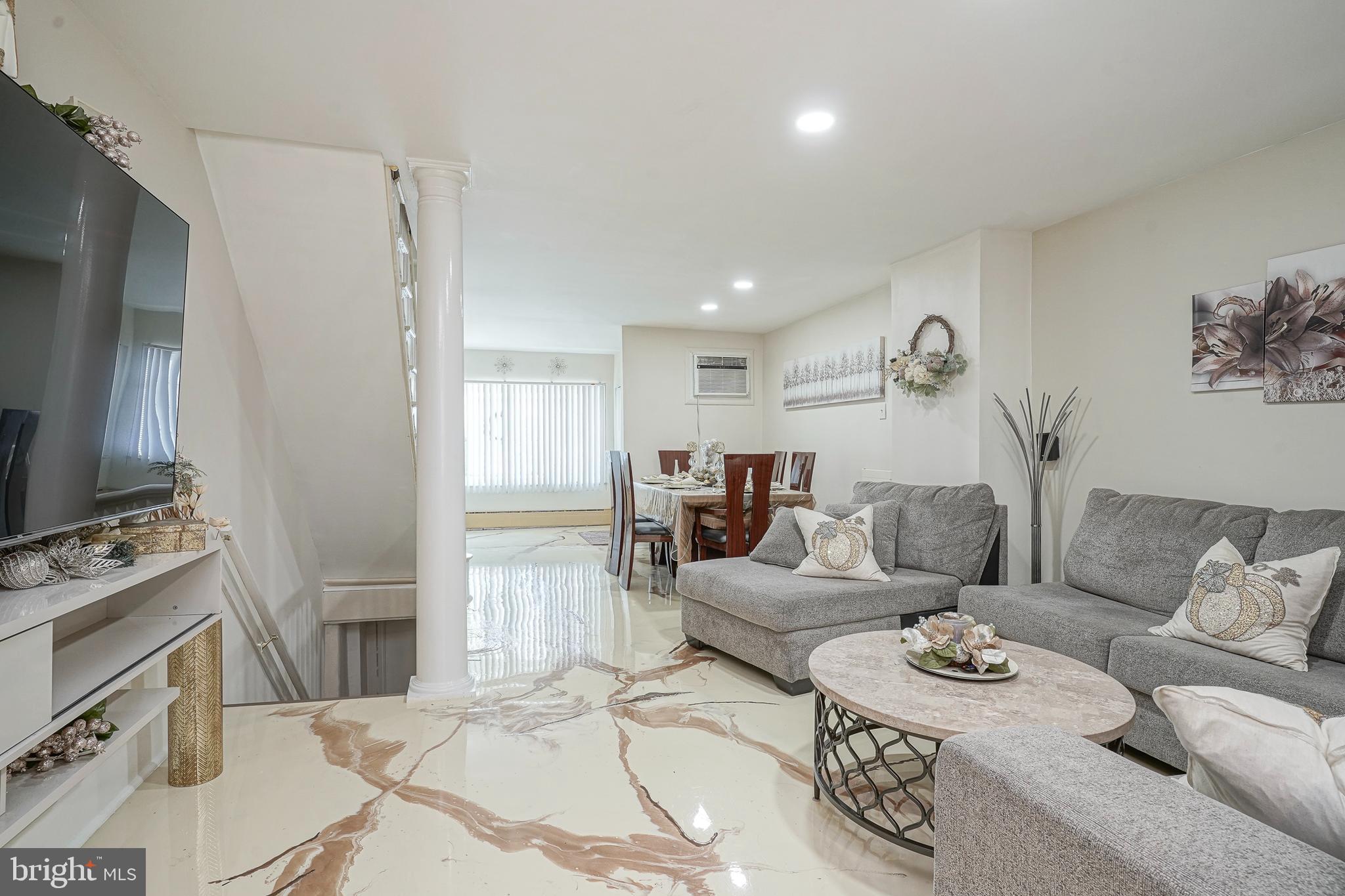 2828 S BEULAH STREET