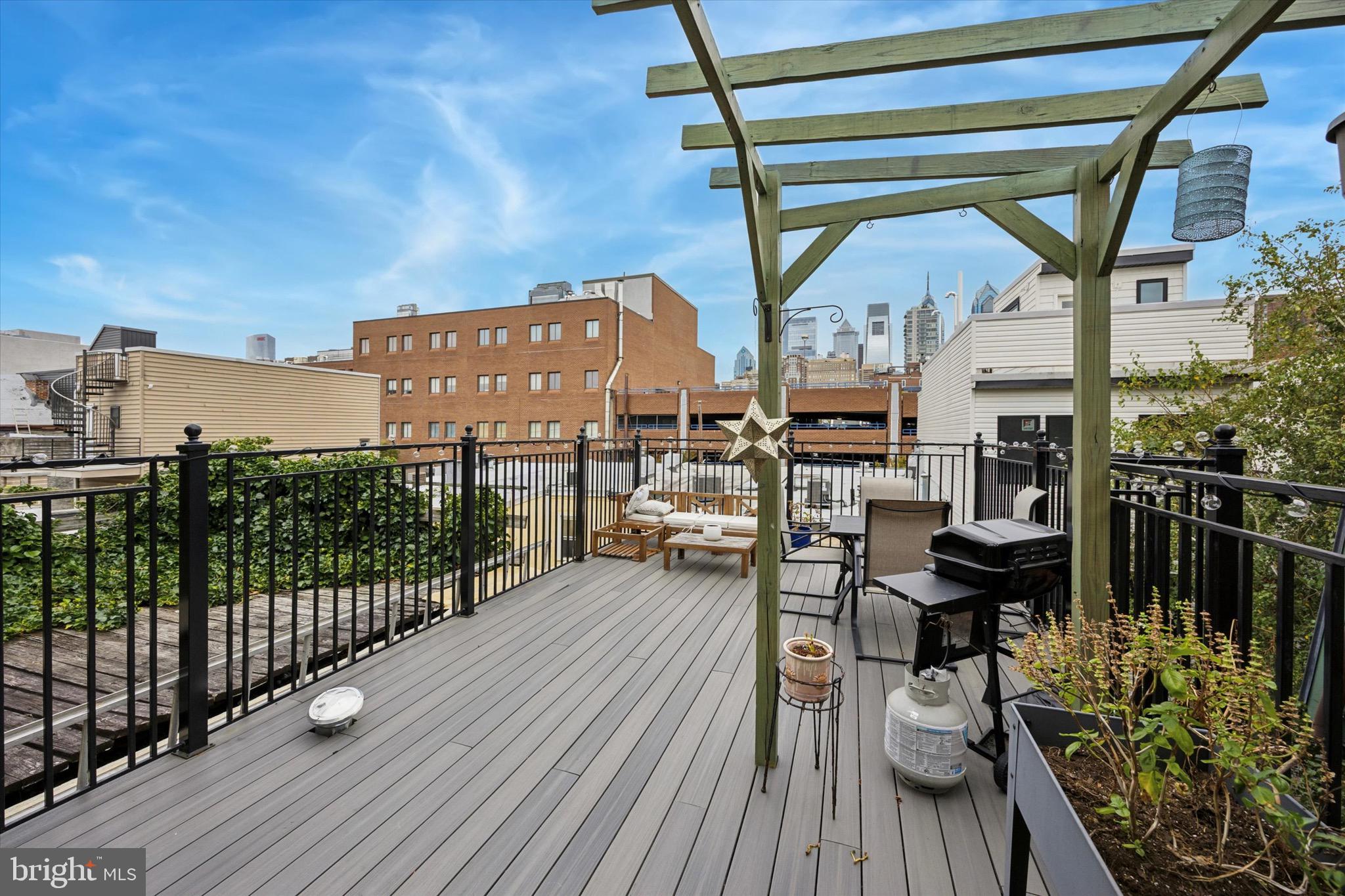 1731 BAINBRIDGE STREET