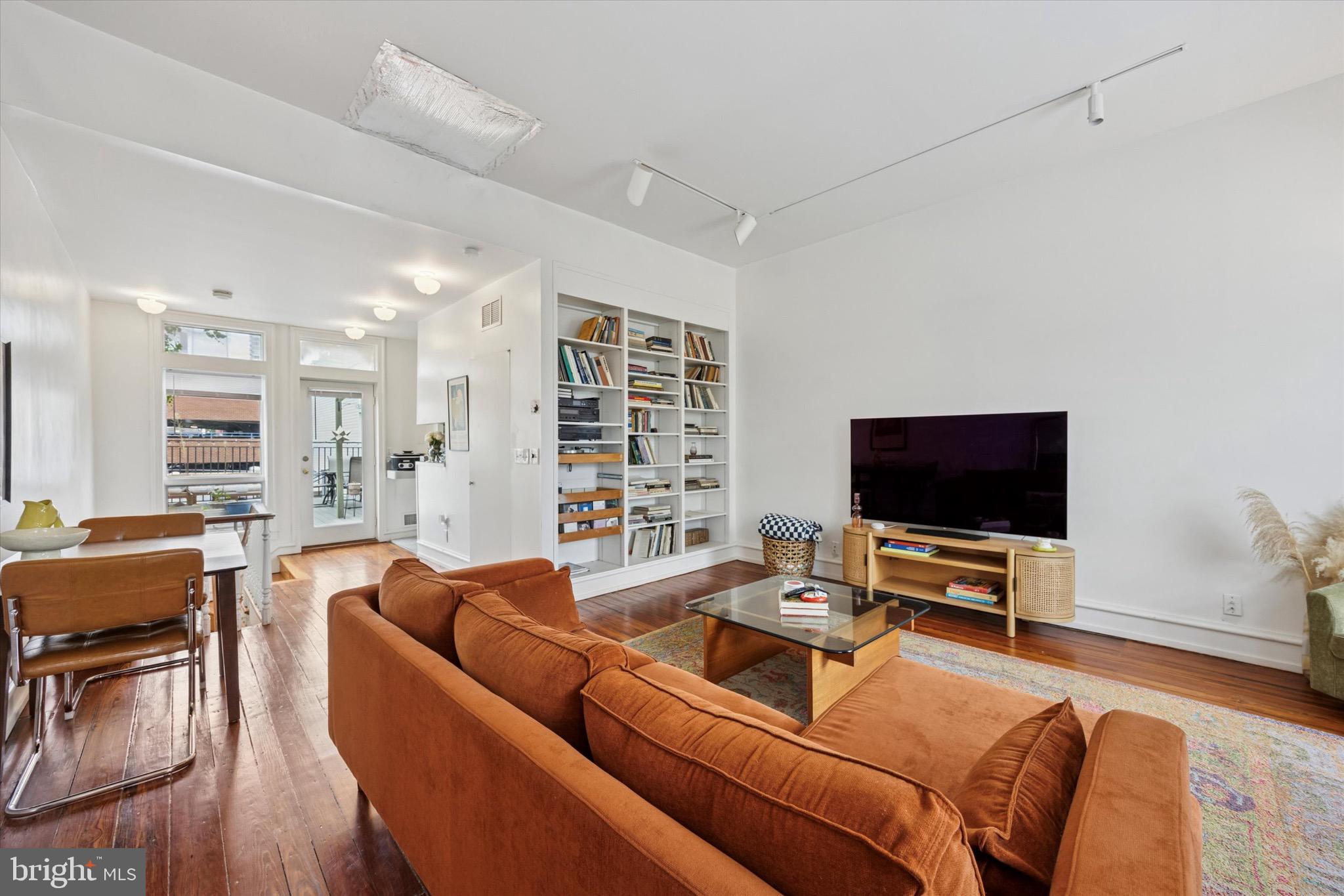 1731 BAINBRIDGE STREET