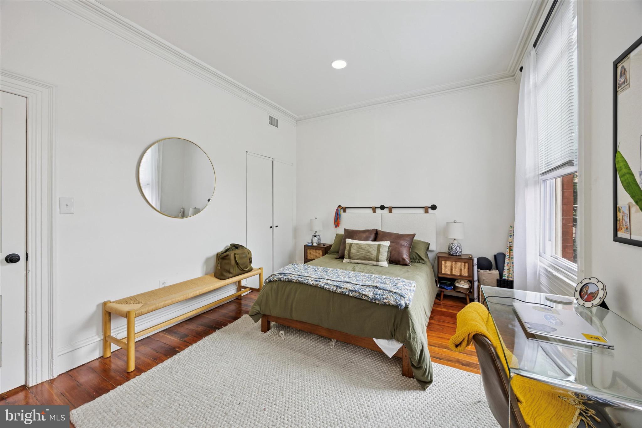 1731 BAINBRIDGE STREET