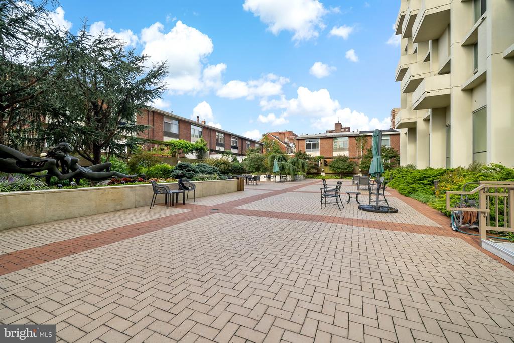 604 S WASHINGTON SQUARE 36 1015
