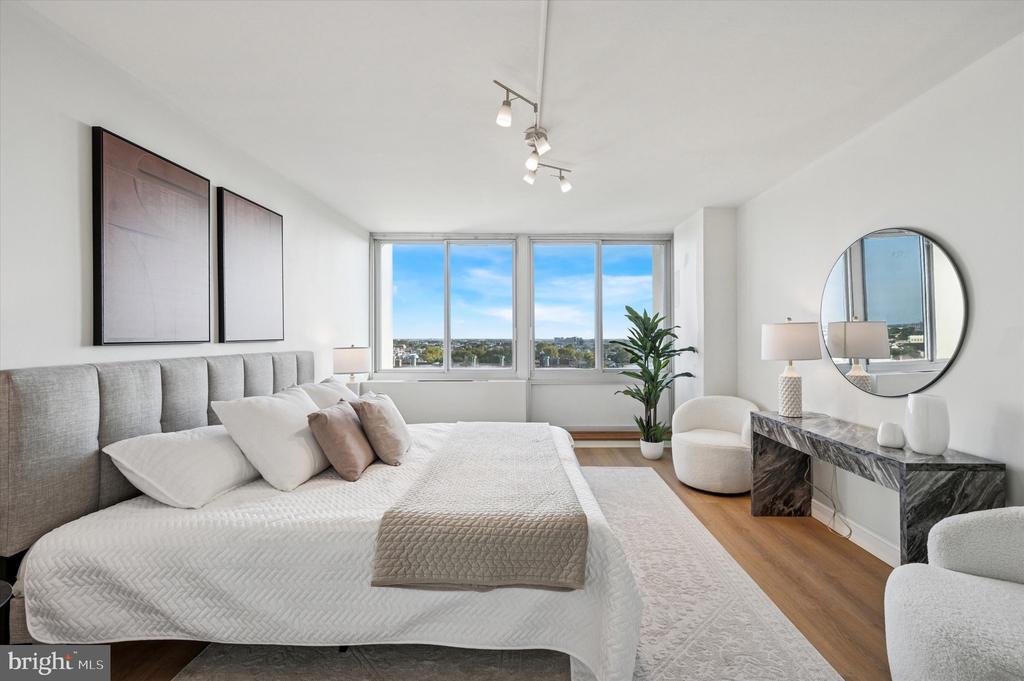604 S WASHINGTON SQUARE 36 1015