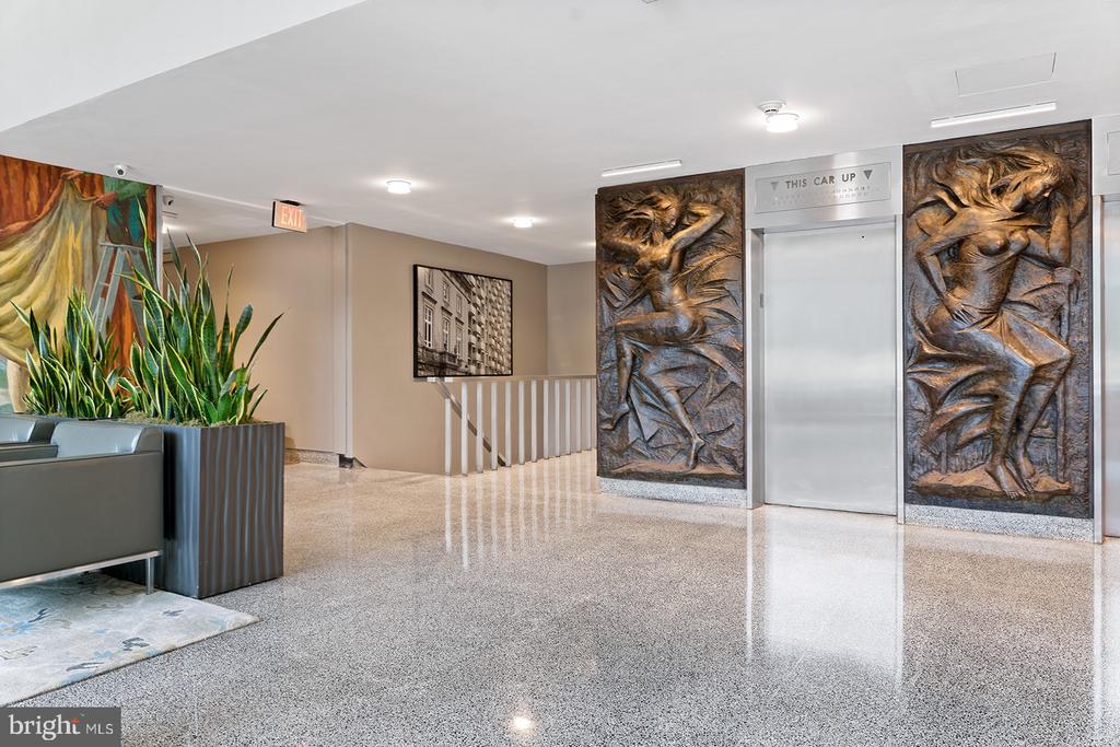 604 S WASHINGTON SQUARE 36 1015