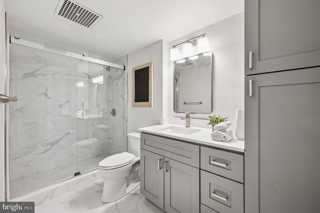604 S WASHINGTON SQUARE 36 1015