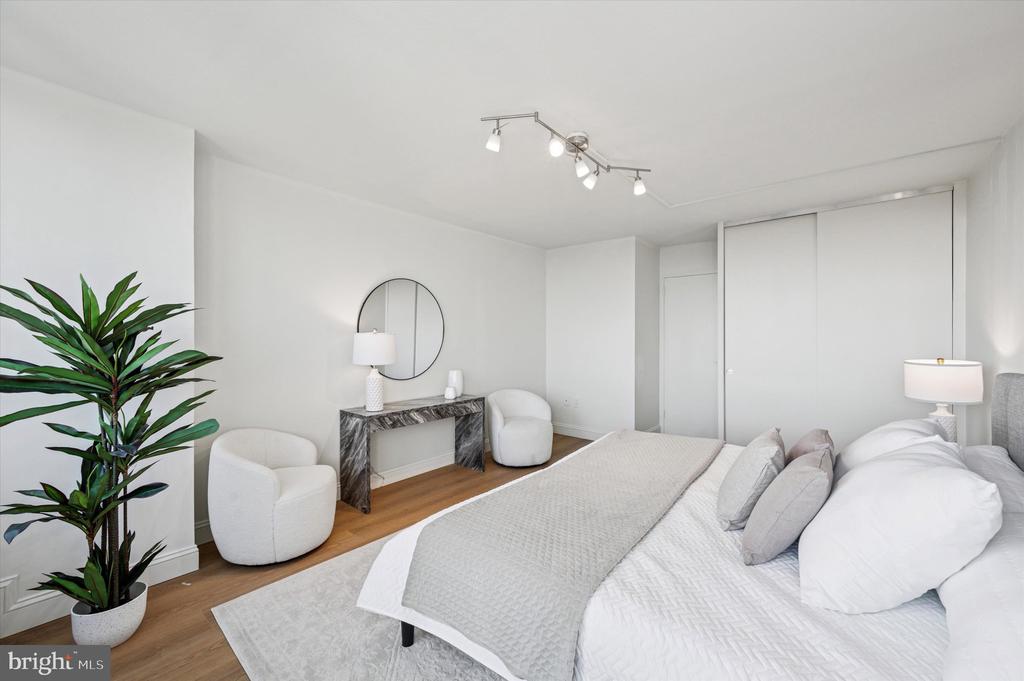 604 S WASHINGTON SQUARE 36 1015