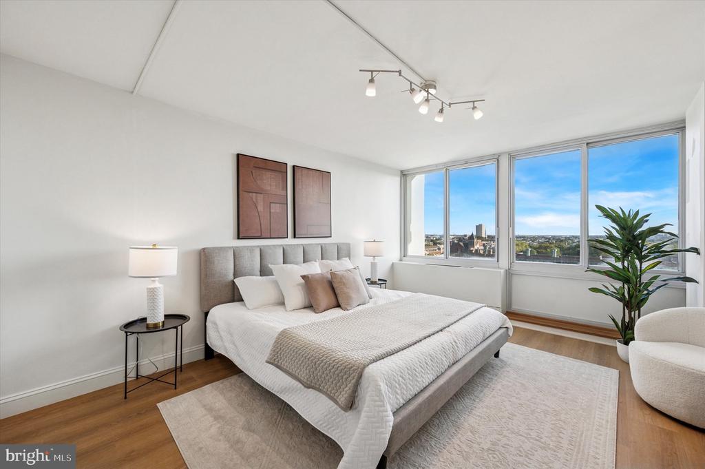 604 S WASHINGTON SQUARE 36 1015
