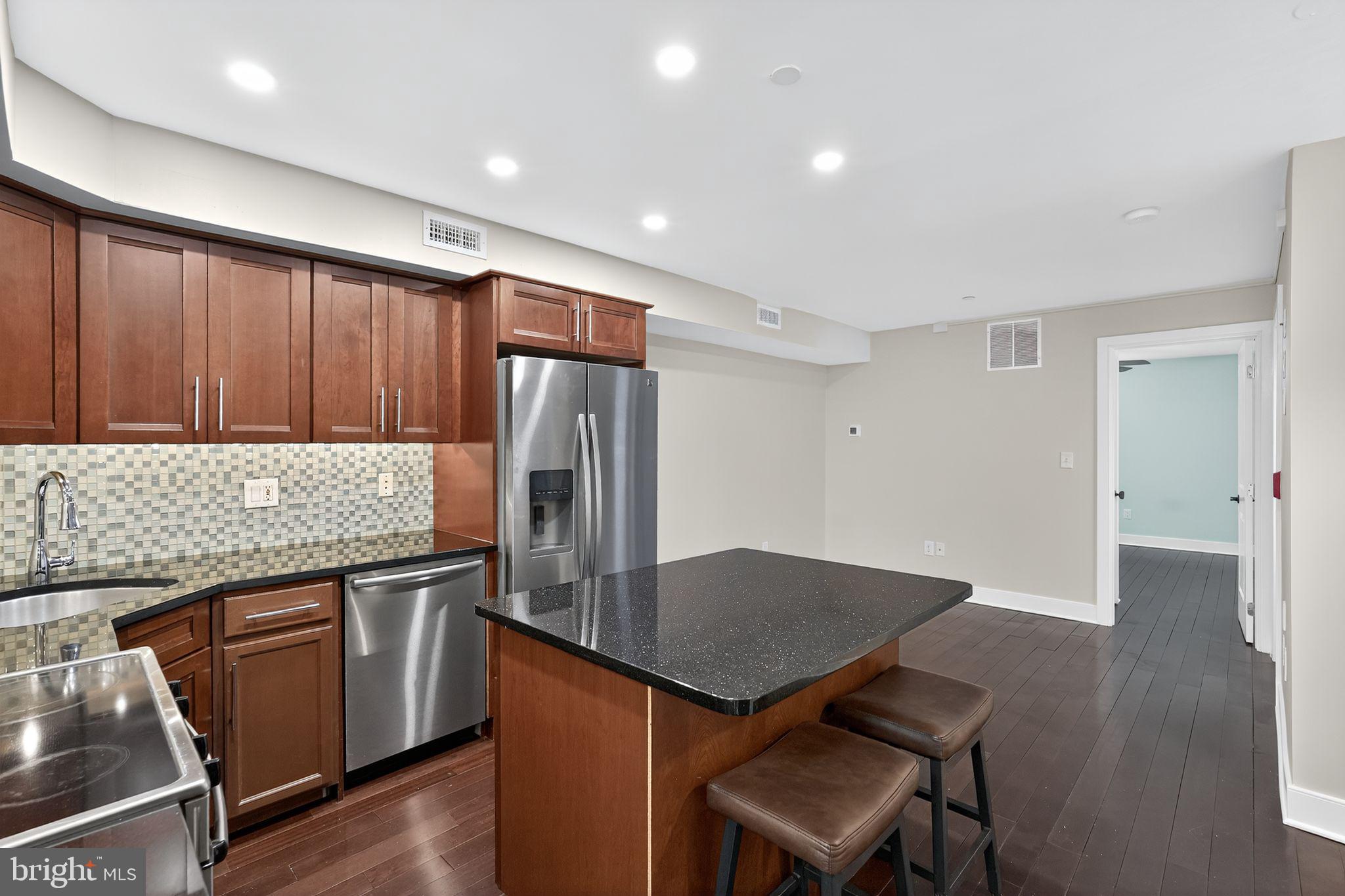 1522 RACE STREET 24 3