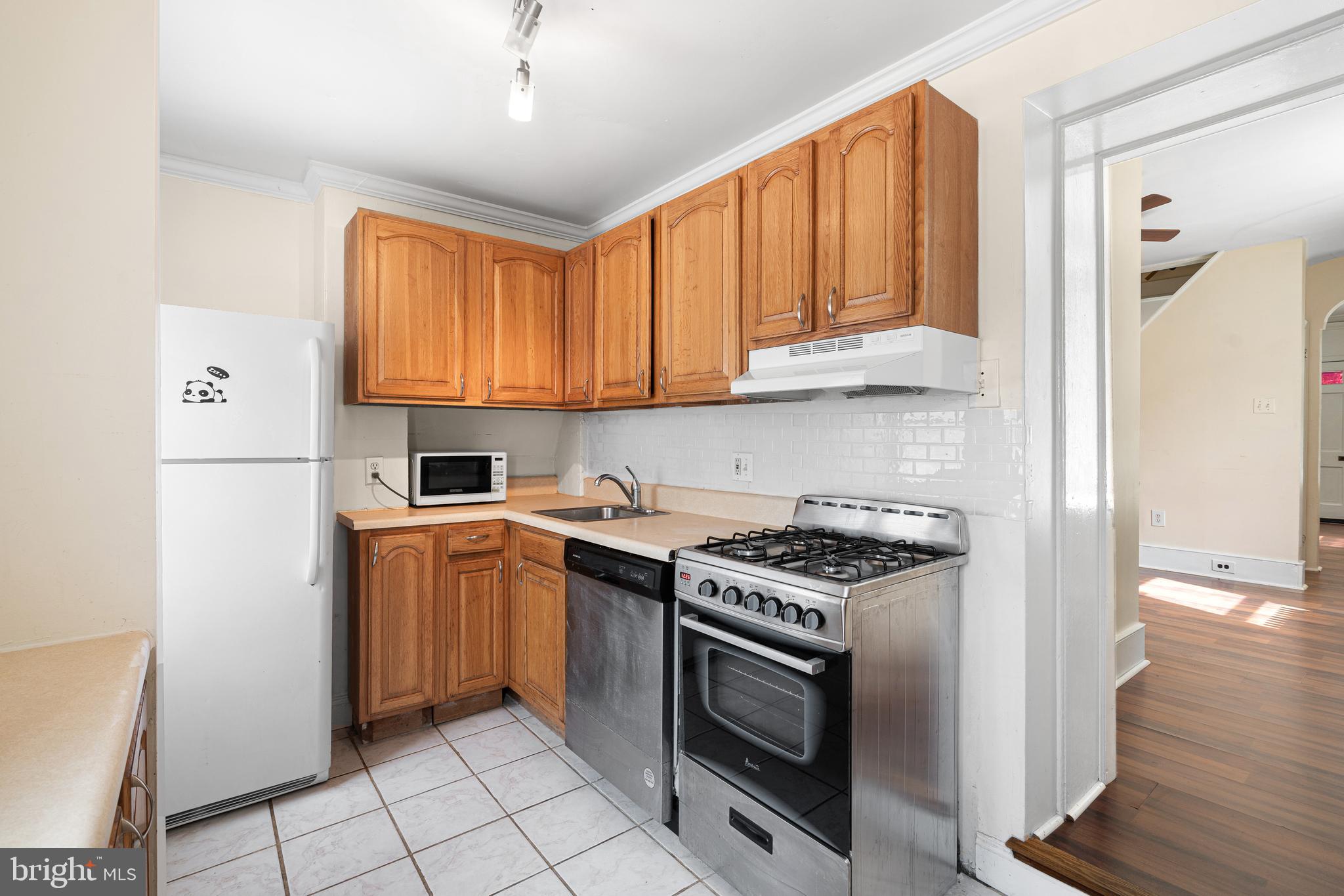 4550 SILVERWOOD STREET