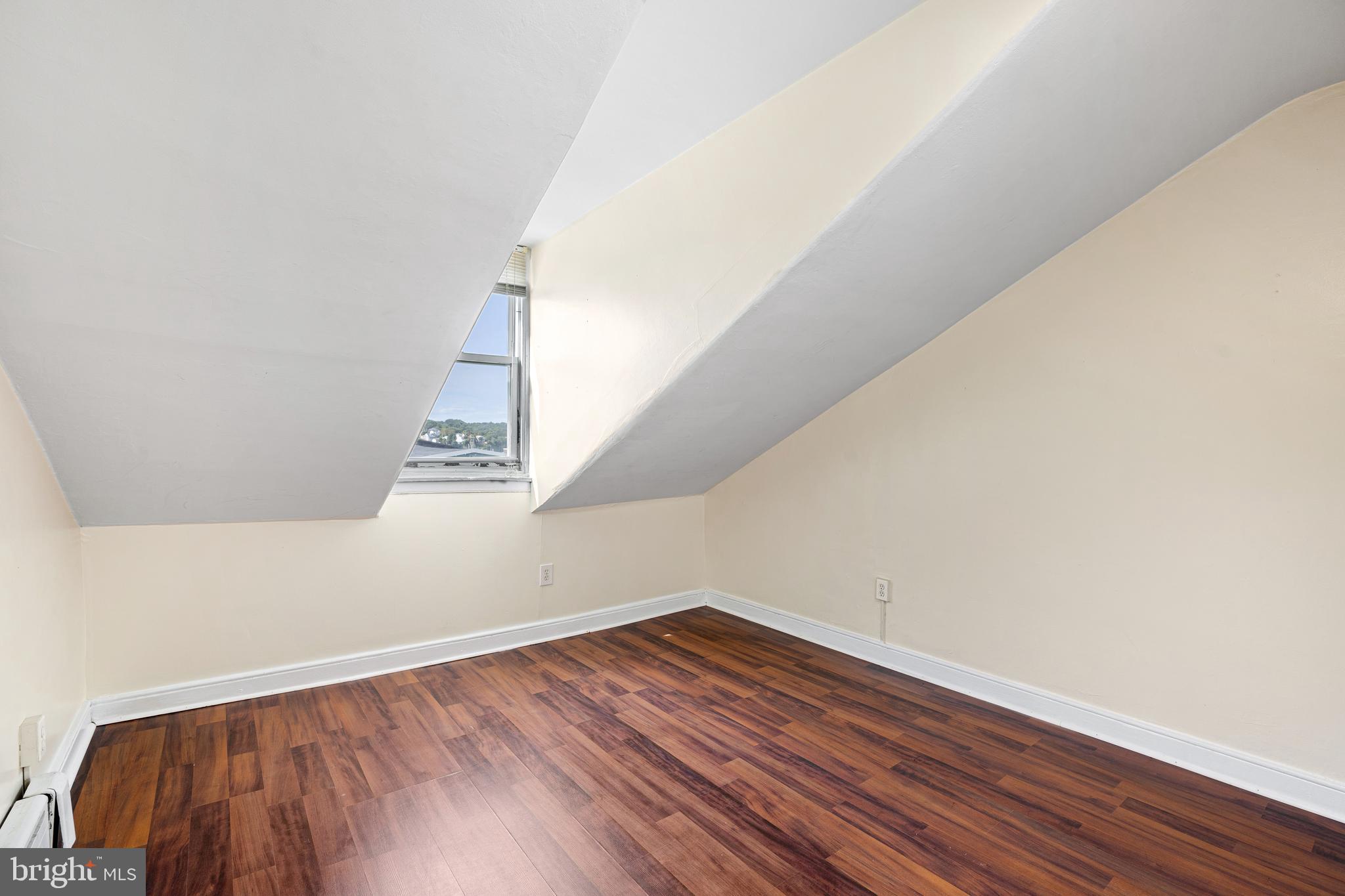 4550 SILVERWOOD STREET