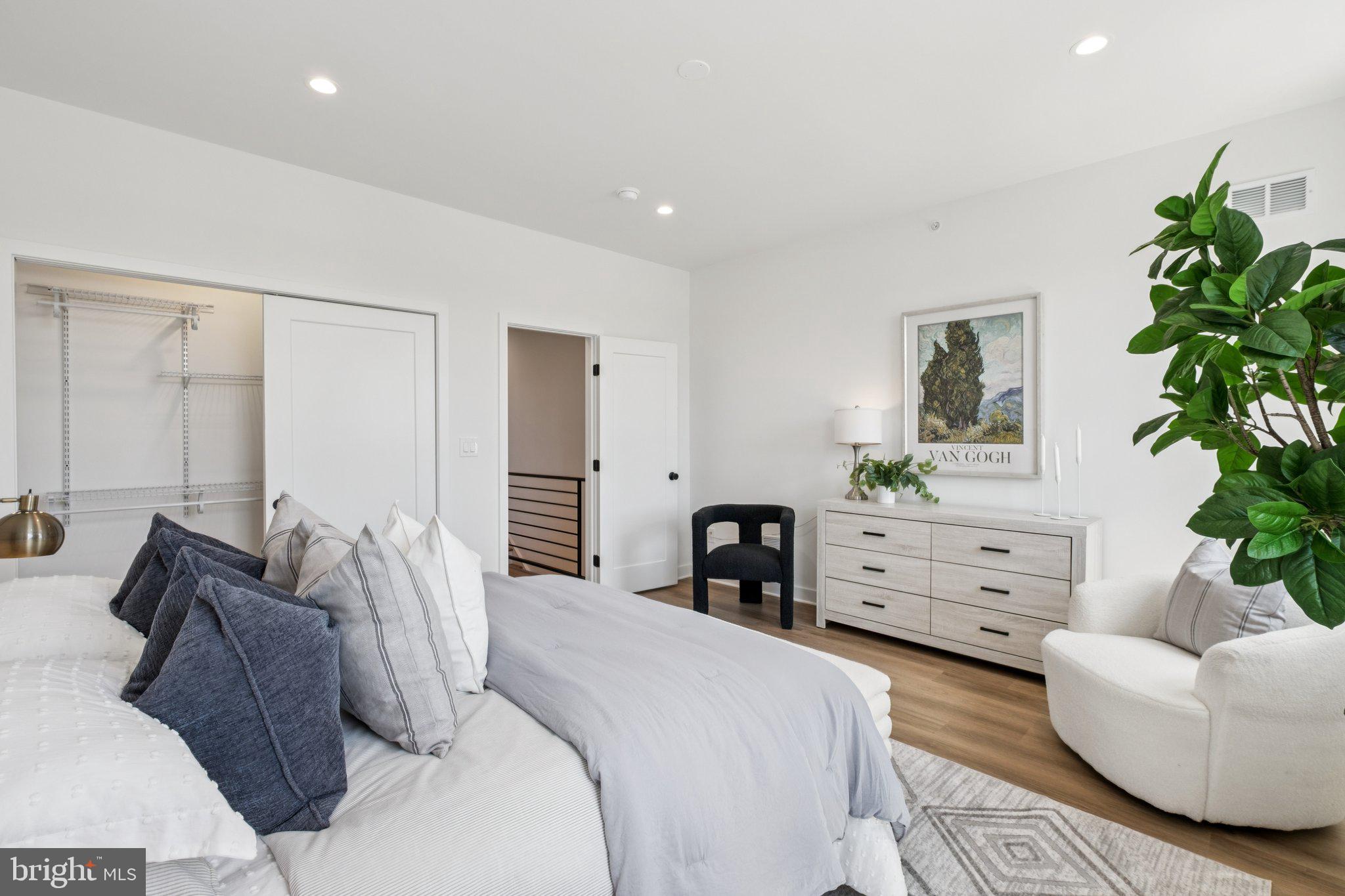 1608 N NEWKIRK STREET