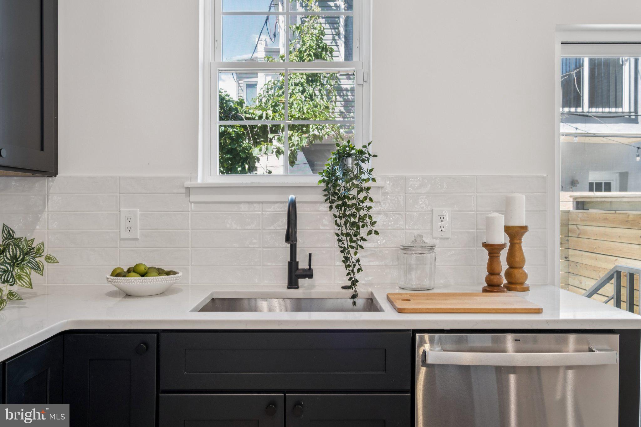 1608 N NEWKIRK STREET