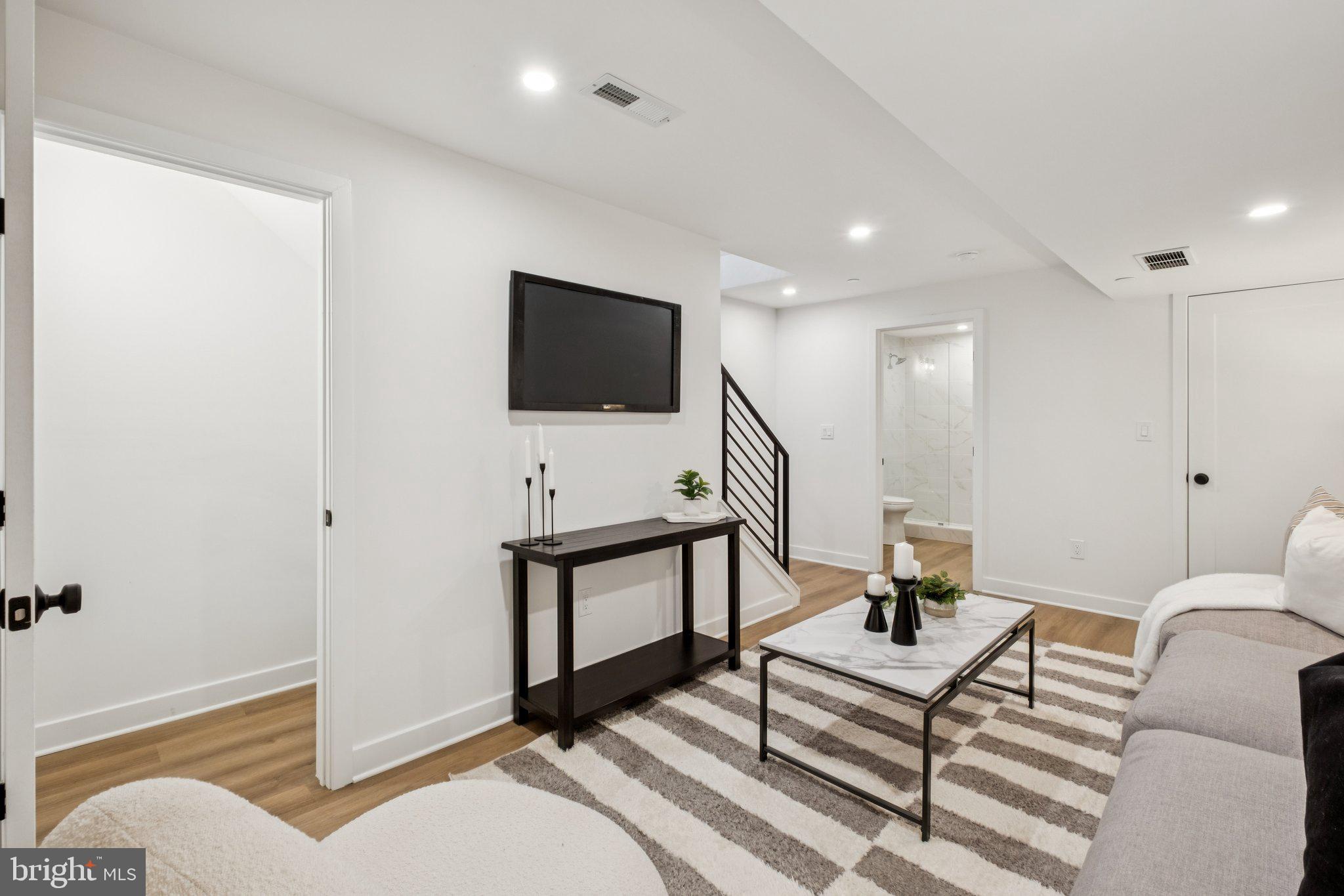 1608 N NEWKIRK STREET