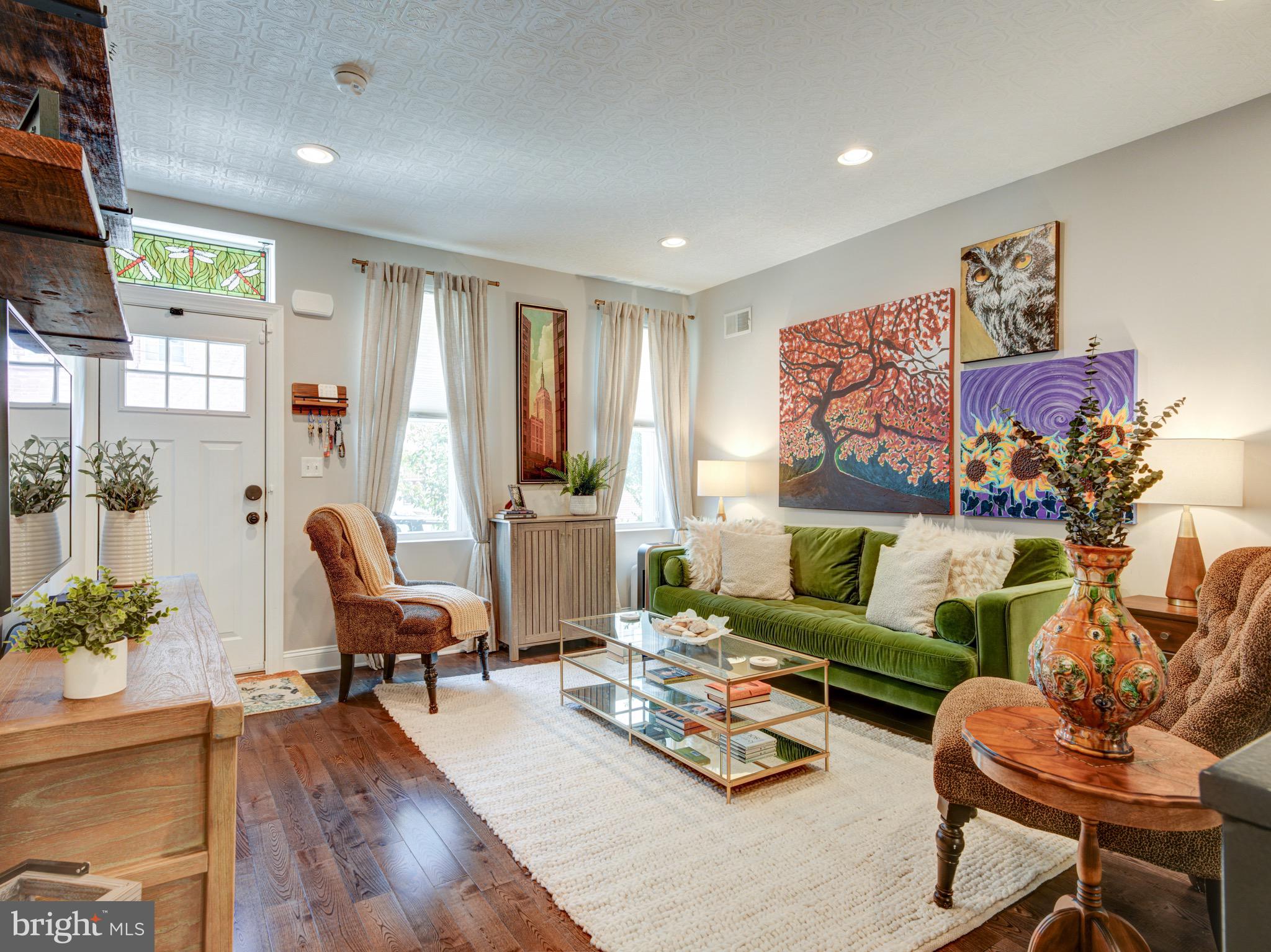 746 N UBER STREET