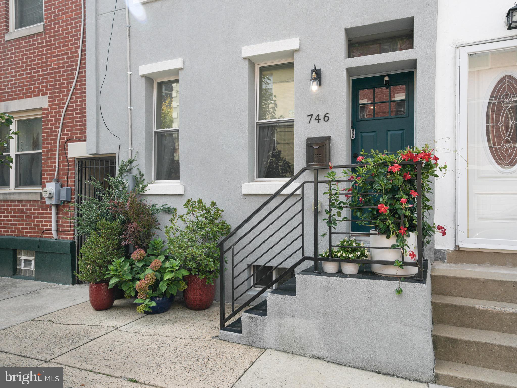 746 N UBER STREET