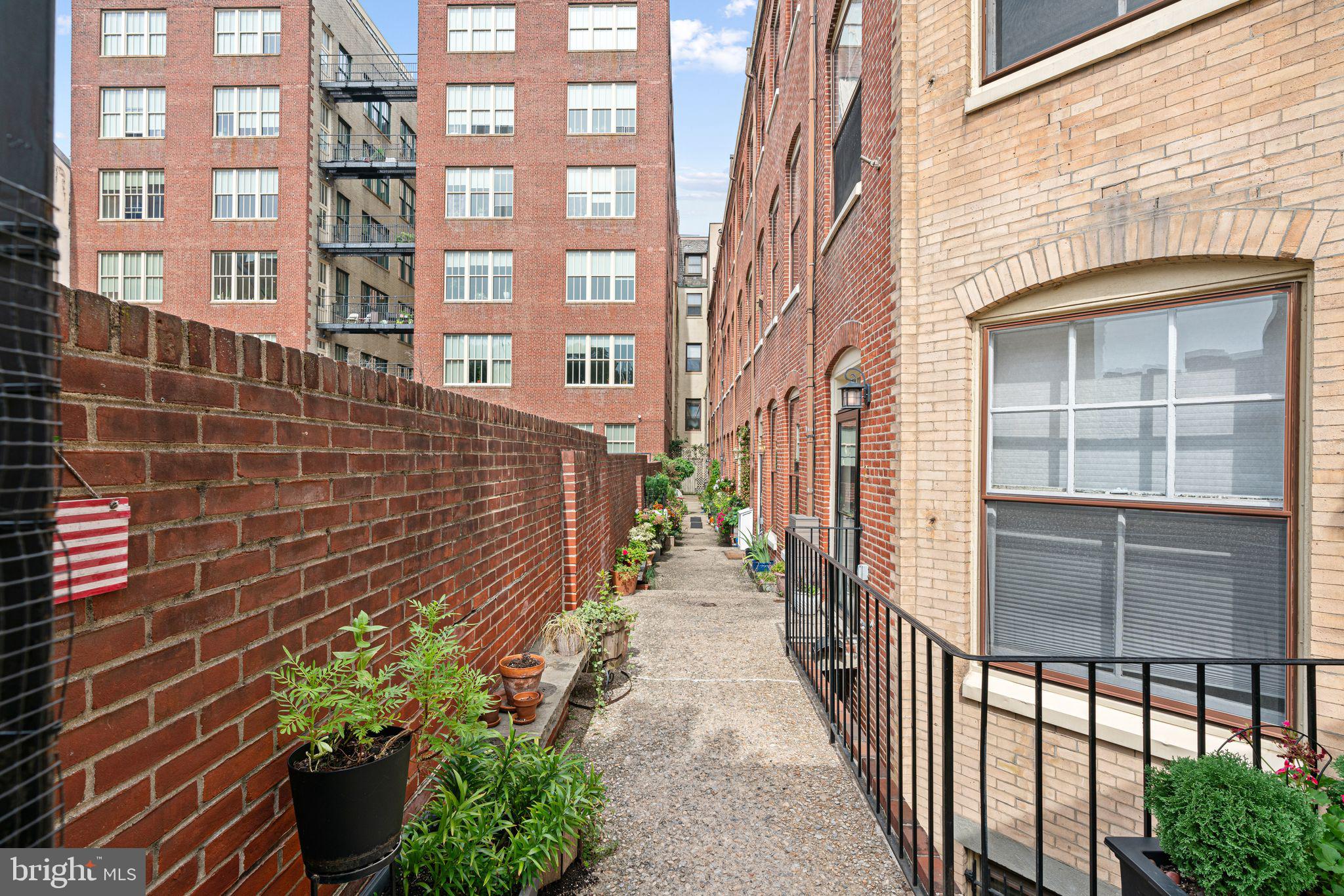 2 WILLINGS ALLEY MEWS