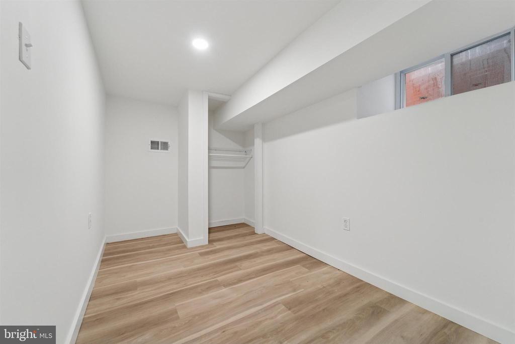 1203 S WILTON STREET