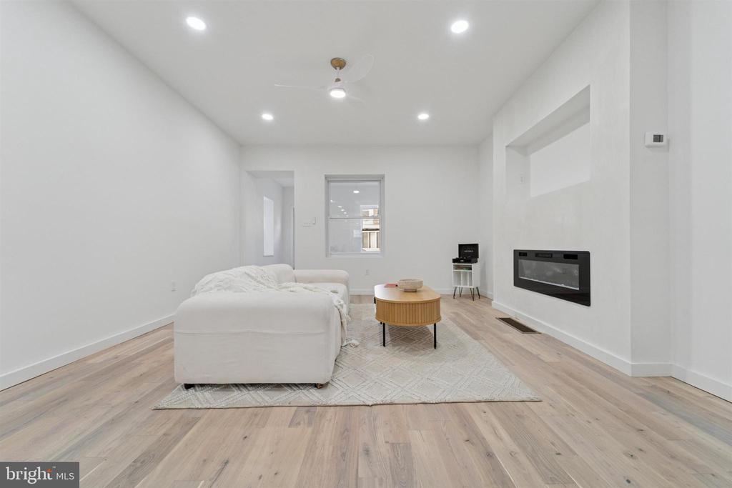1203 S WILTON STREET