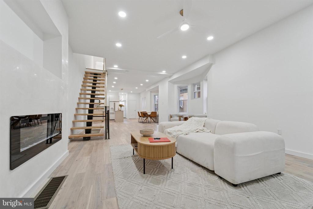 1203 S WILTON STREET