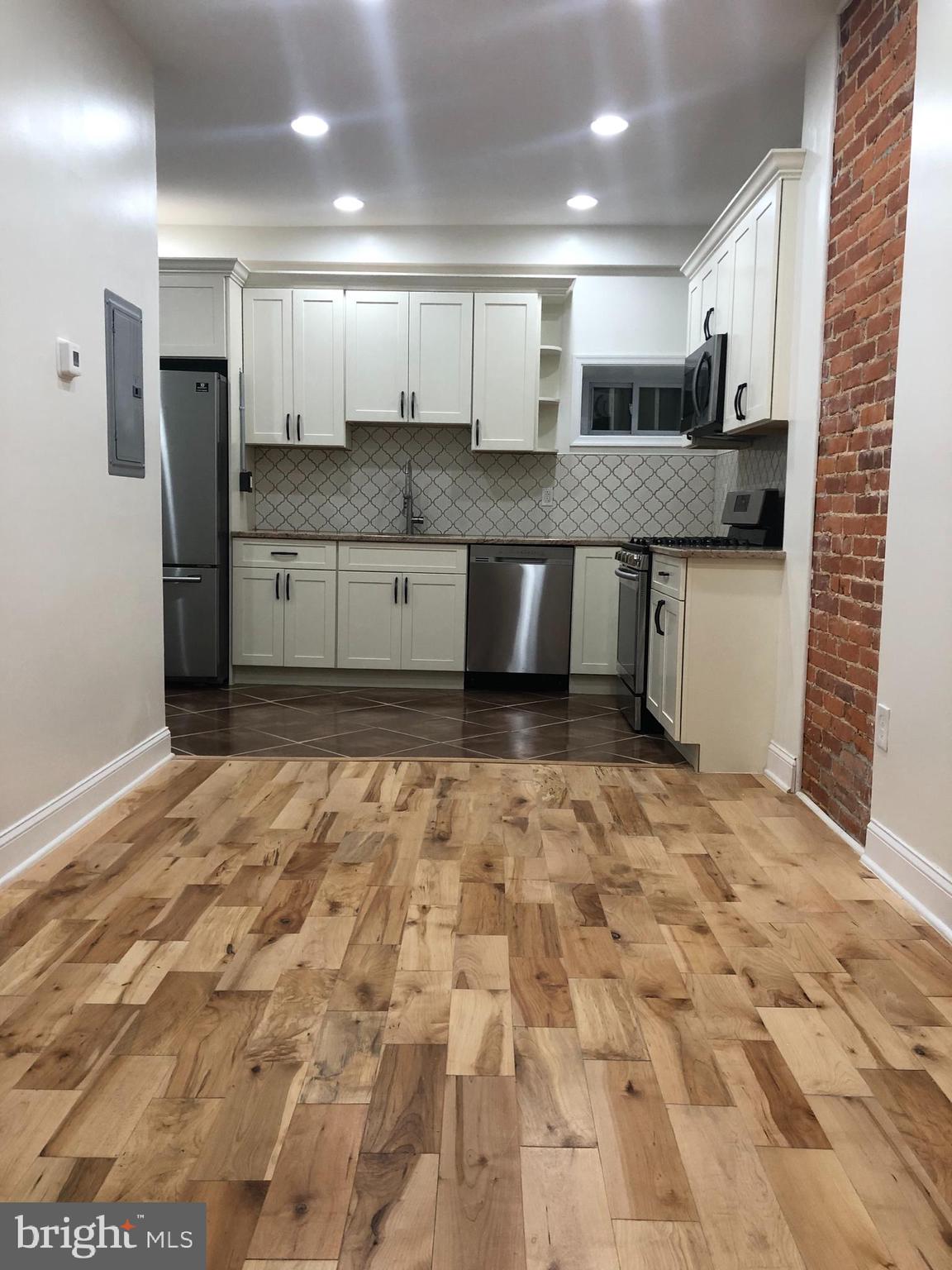 1706 N MARSHALL STREET