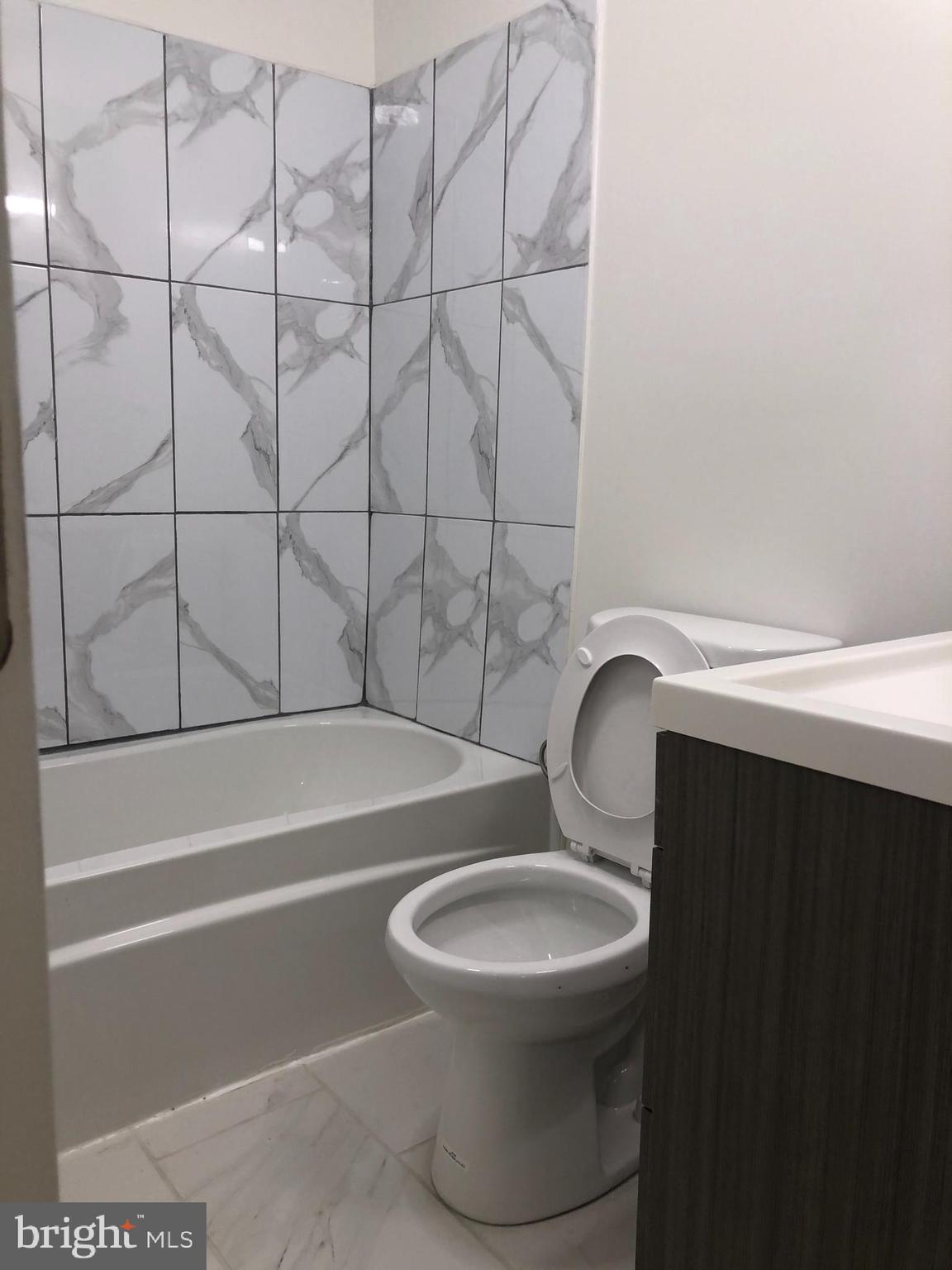 1706 N MARSHALL STREET