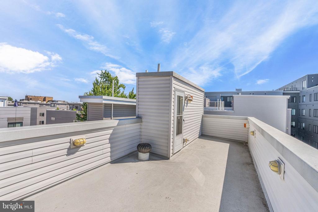 2437 JASPER STREET