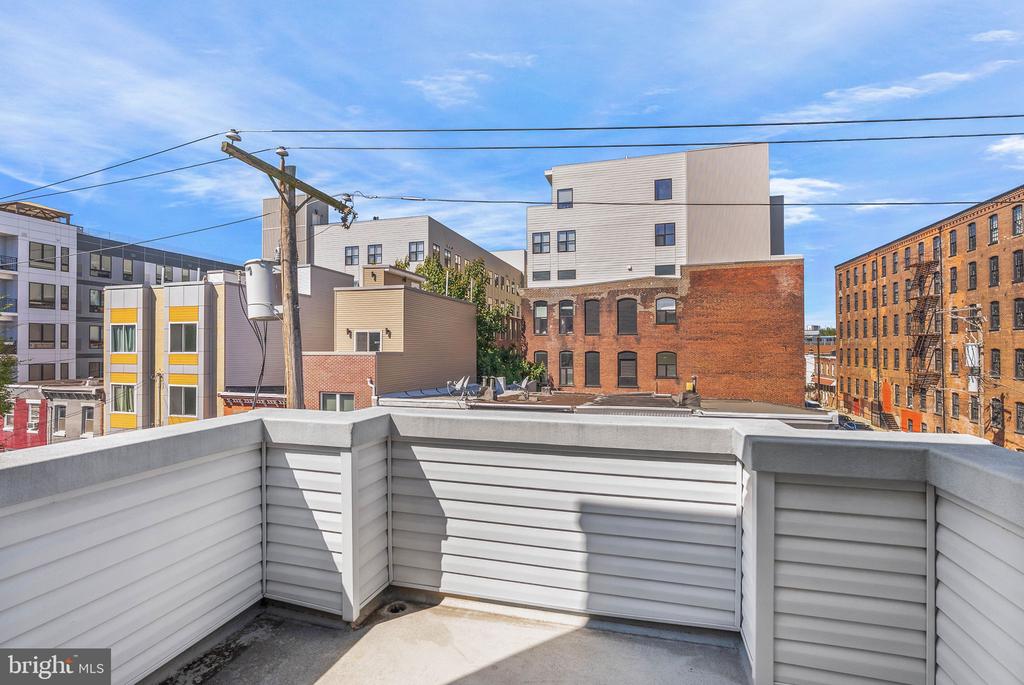 2437 JASPER STREET