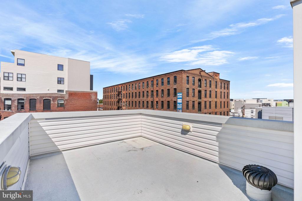 2437 JASPER STREET