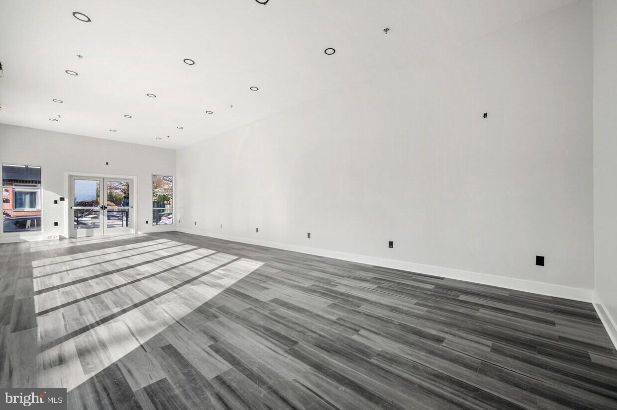 1325 N 18TH STREET COMM