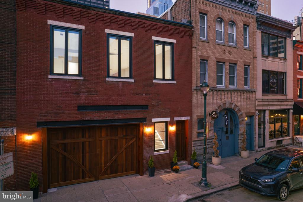 2017 SANSOM STREET