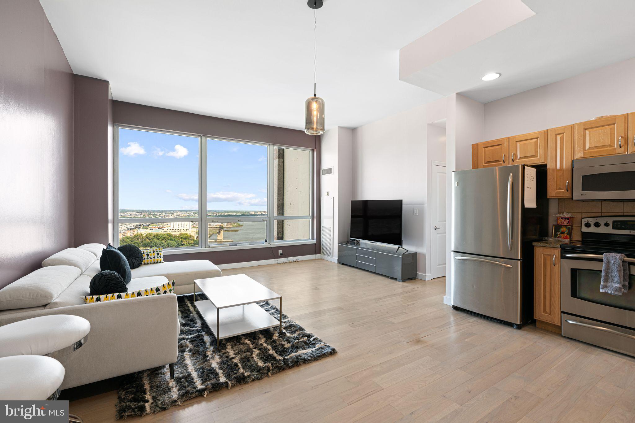 901 N PENN STREET R2605